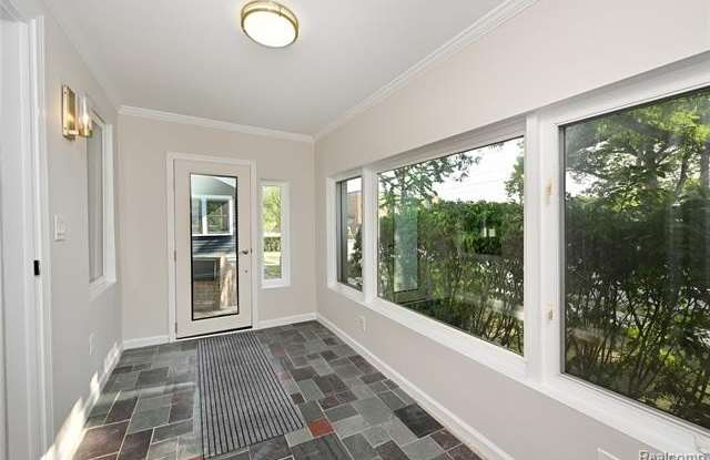 1248 Edgewood - Lower Gallery 3