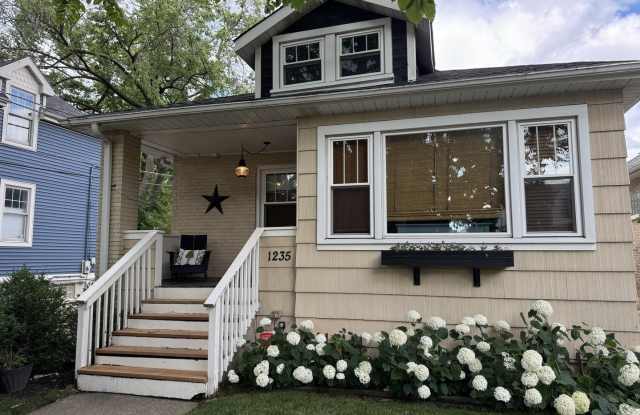 1235 Darrow Avenue photos photos