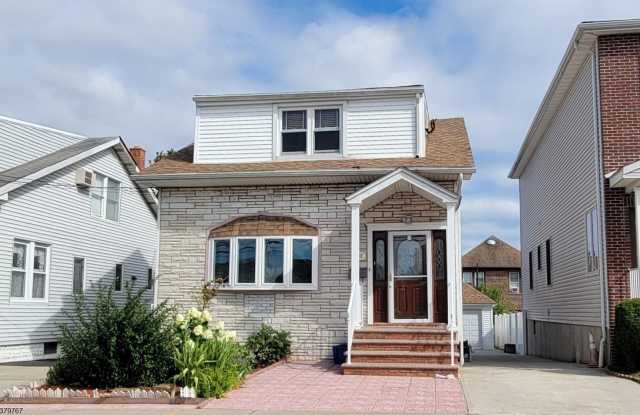 712 5Th St photos photos