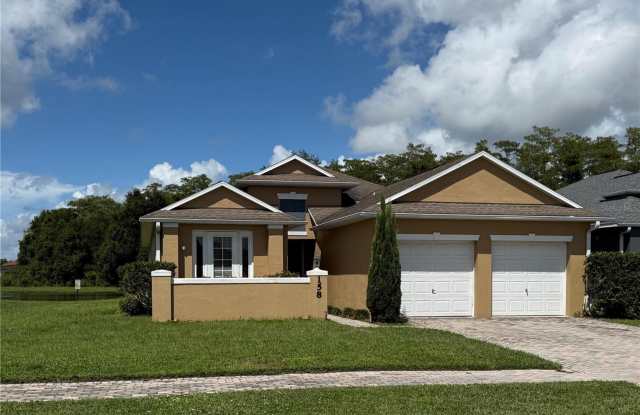 158 MAGIC LANDINGS Boulevard Gallery 4