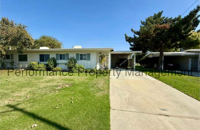 Cute 2 Bed/2 Bath 55+ Community w/ RBP  Security Deposit Alternative Option - 1012 Pebble Beach Drive, Bakersfield, CA 93309
