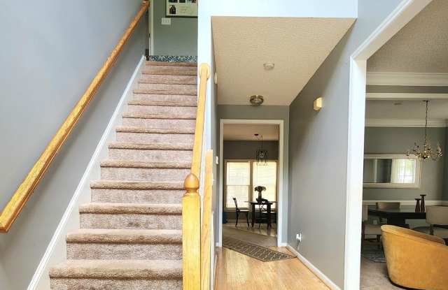 9017 Erinsbrook Drive Gallery 3