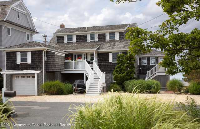 547 Normandy Drive Gallery 2