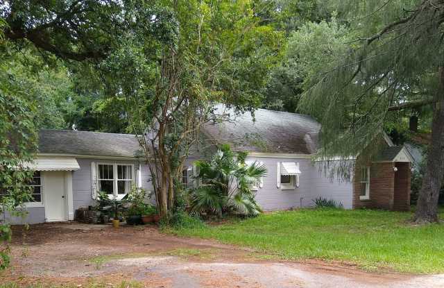 Three Bedroom Two Bath Single Family Home in Riverland Terrace! photos photos