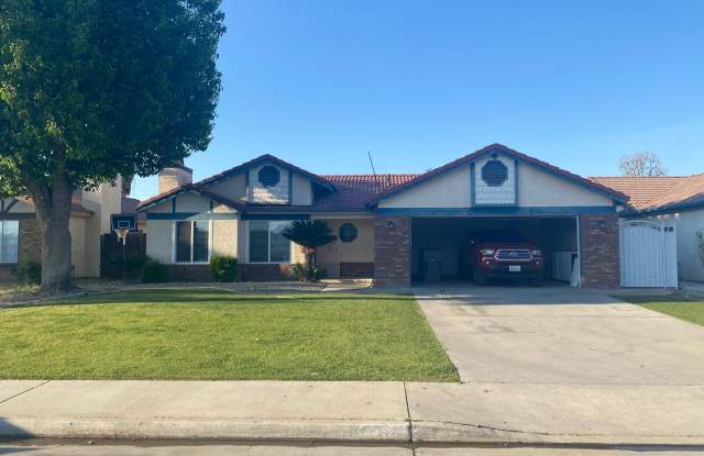 Recently Remodeled 3 BD 2 BA House in a Desirable SW Bakersfield photos photos