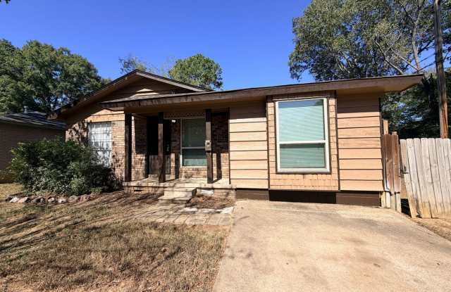Charming, updated home in Little Rock! Gallery 1