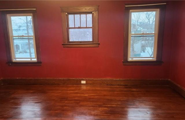 707 Southport Street Gallery 4