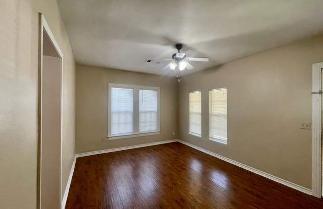 3309 Lay Avenue Groves, Texas 77619 Gallery 4