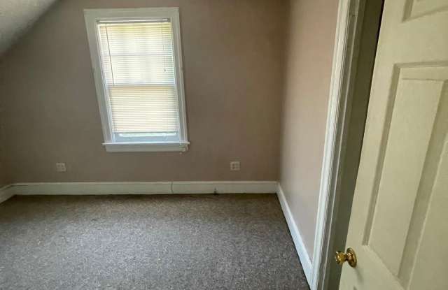 120 ELM AVENUE Gallery 3