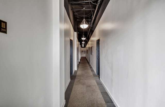 2514 Abercorn Street, Unit 205 Gallery 2