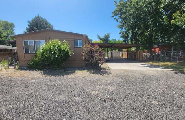 Comfortable Richland Home with Large Yard  Covered Parking photos photos