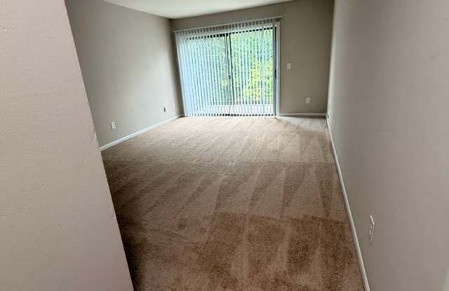 Looking For Convenience? Well, Look No Further!  Located directly on the Lynx Blue Line 15 minutes from Uptown Charlotte Gallery 3