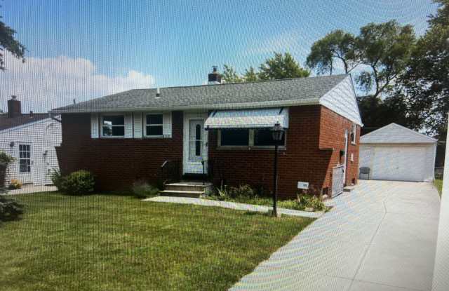 6511 Ledgebrook Dr - 6511 Ledgebrook Drive, Brook Park, OH 44142