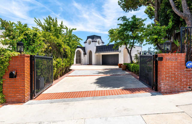 14622 Deervale Place - 14622 Deervale Place, Los Angeles, CA 91403