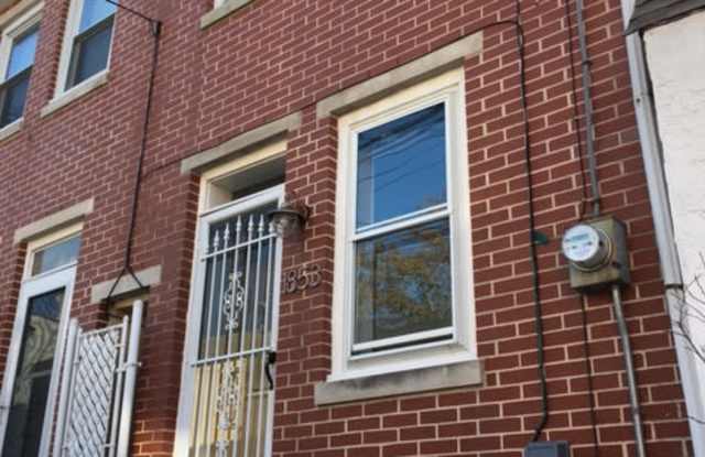 Fantastic 2 bedroom, 1 bath house in Fishtown! ***PRIVATE BACKYARD*** photos photos