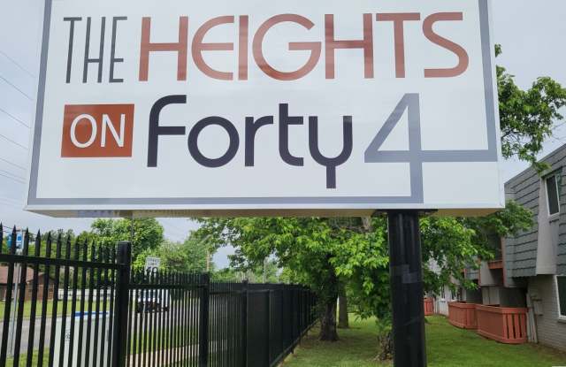 Heights On 44th Gallery 2