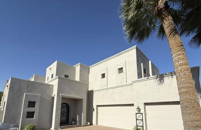 8502 E Amelia Avenue Gallery 2