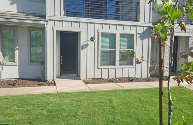 COMING SOON! Gorgeous 3/2 Town Home in Clovis with Solar! - 572 North Adler Avenue, Clovis, CA 93611