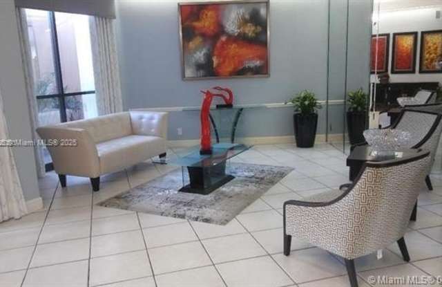 1000 St Charles Pl photos photos