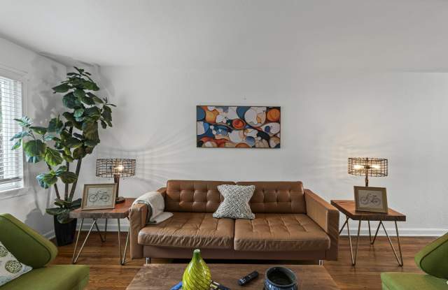 1003 West 38th Street Gallery 3