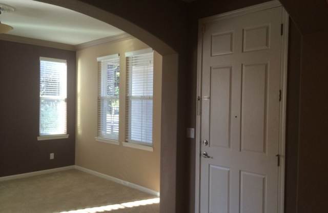 Beautiful Home in Quiet Roseville Neighborhood! Gallery 4