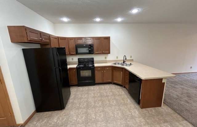 Executive Ranch Condo with 1 Bedroom, 1 Bath, and 1-Car Attached Garage in Troy, Ohio Gallery 3