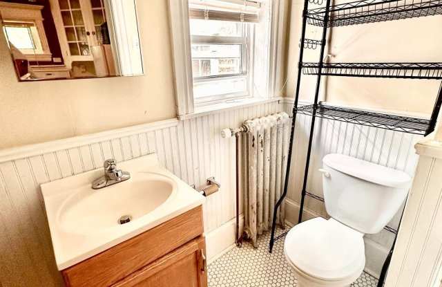 122 W MANHEIM Street unit: 8 photos photos