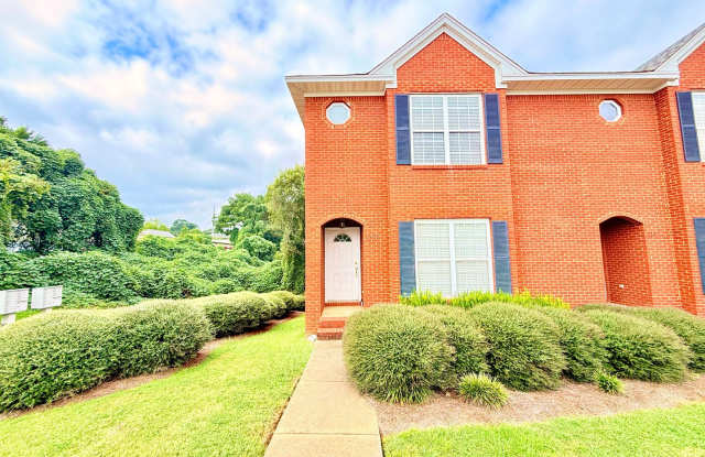 Brick Townhome in Meadowbrook! Gallery 1