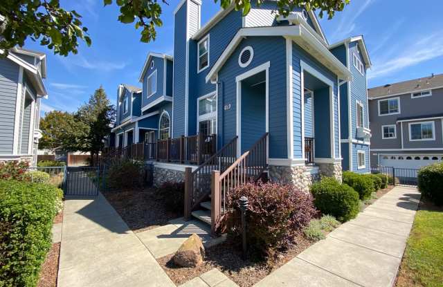 3 Bed 2.5 Bath Townhouse W/ Attached Garage In Portside Village photos photos