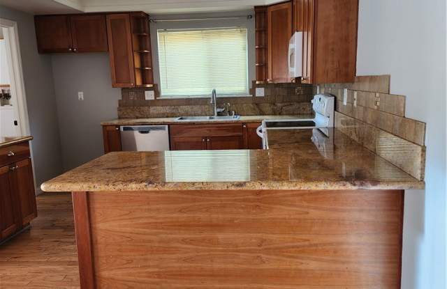 17302 Meadowview Drive Gallery 3