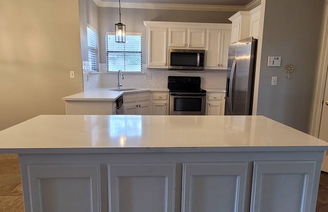 Beautiful 3 bedroom with large fenced yard  conveniently located photos photos