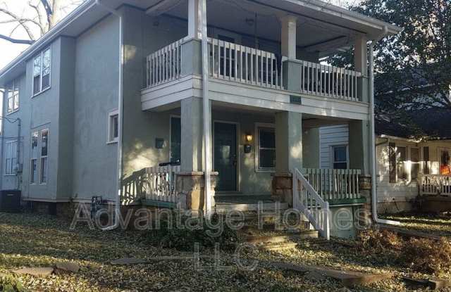 1128 W 41st Ter - 1128 West 41st Terrace, Kansas City, MO 64111