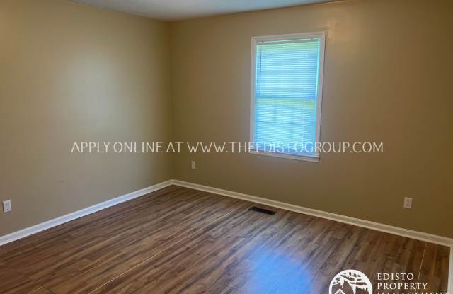 Centrally Located Two Bedroom, One Bathroom Home Gallery 4
