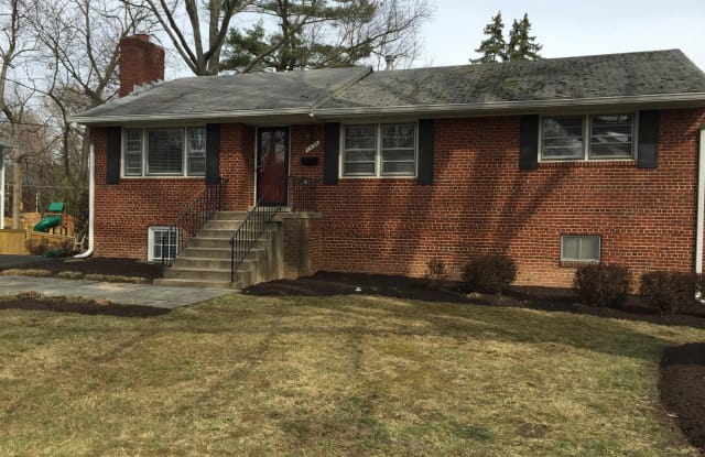 1426 MAYFLOWER DRIVE - 1426 Mayflower Drive, McLean, VA 22101