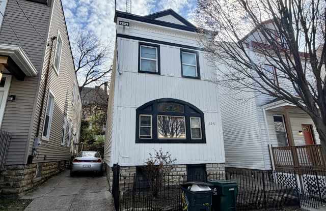 2242 Victor Street photos photos