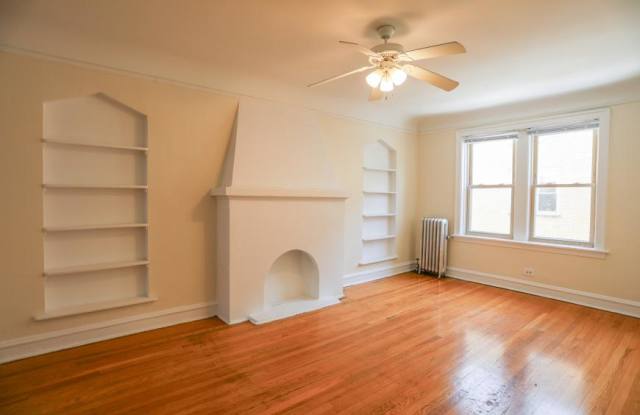 2234 West Farwell Gallery 1