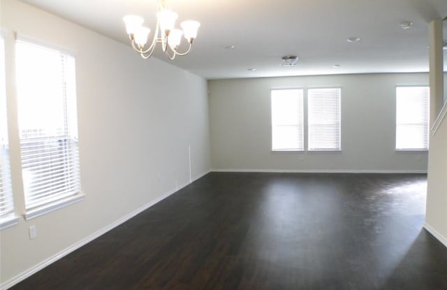 24011 Noble Darcy Gallery 4