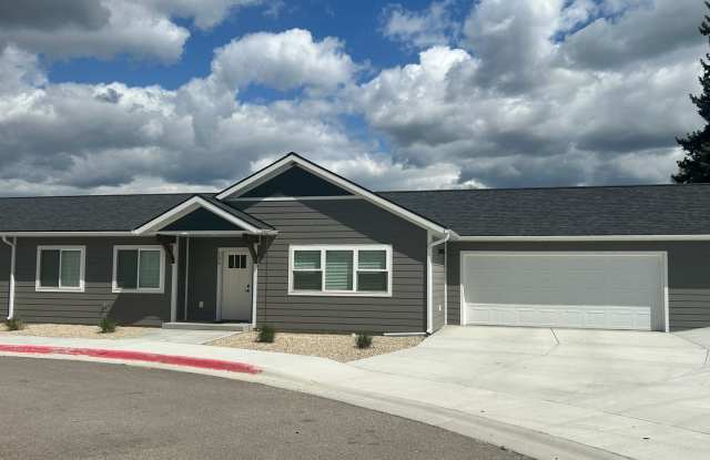 Beautiful 3 bed/2bath Hamilton home Furnished or Unfurnished Options - 135 One Way Loop, Hamilton, MT 59840