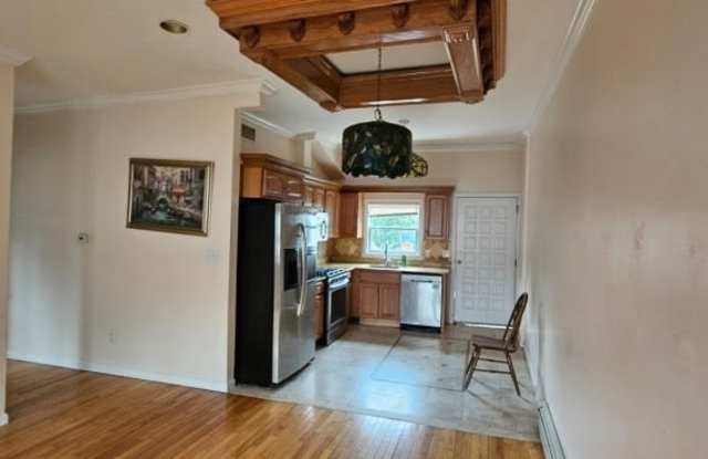 196 Kingston Rd Gallery 2