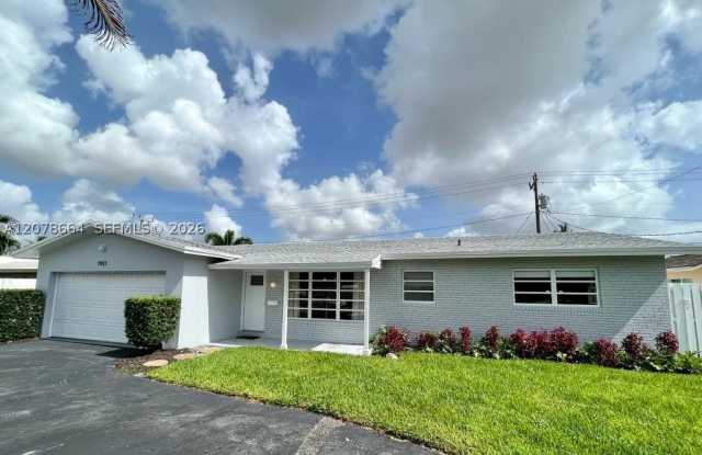 1931 NE 55th Ct Gallery 2