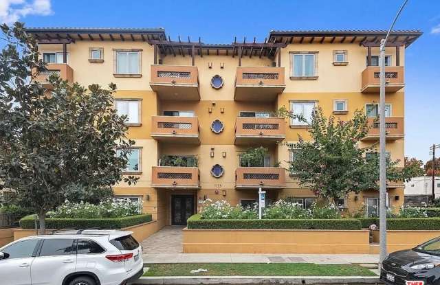 1135 South Shenandoah Street - 1135 South Shenandoah Street, Los Angeles, CA 90035