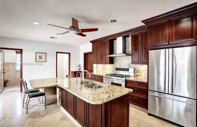612 Hibiscus Dr # 612, Hallandale Beach, FL 33009 Gallery 1
