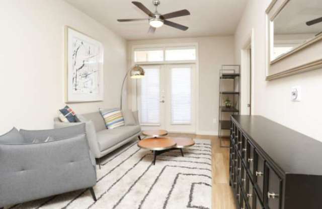 641 Clayton Ln Gallery 2