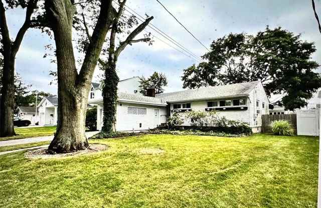 208 Broadway - 208 Broadway, Massapequa Park, NY 11762 208 Broadway - 208 Broadway, Massapequa Park, NY 11762