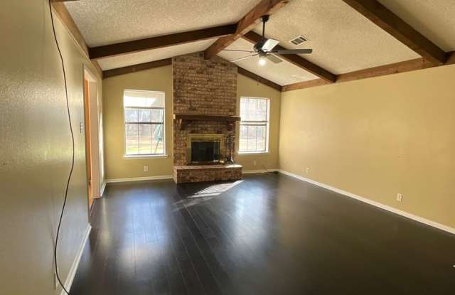 213 Old Oak Gallery 3