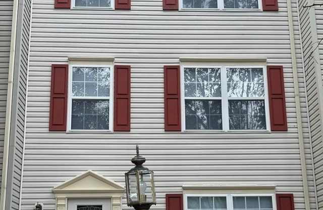 1507 MEADOW Drive Gallery 1