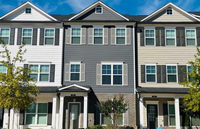 Stunning 3 bedroom, 3.5 bathroom townhome located on the Newnan LINC! MUST SEE! photos photos