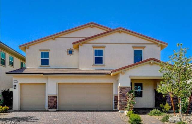 1075 N Water Street photos photos