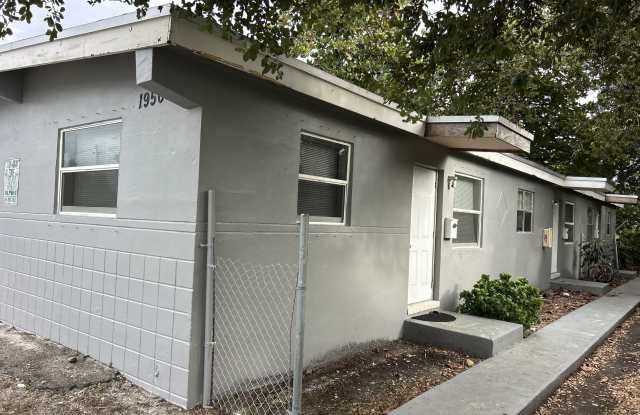 1950 Washington Avenue - 2 photos photos 1950 Washington Avenue - 2 photos photos