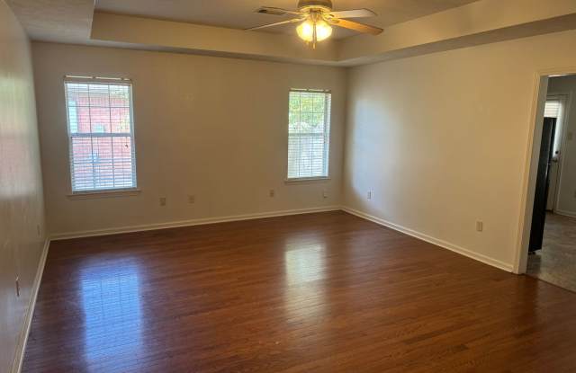 1340 Pyramid Gallery 3